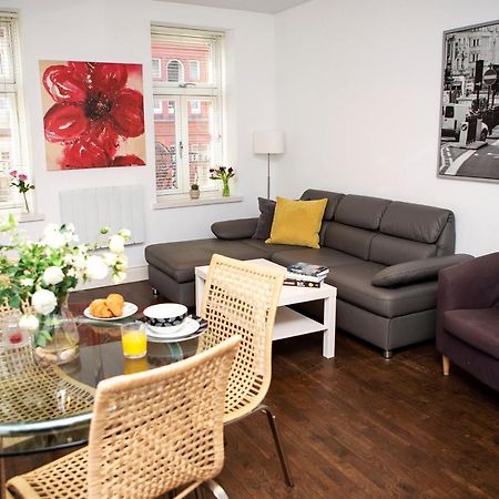 Apt 2, Trafalgar Square 2Nd Floor By Indigo Flats London Exterior photo