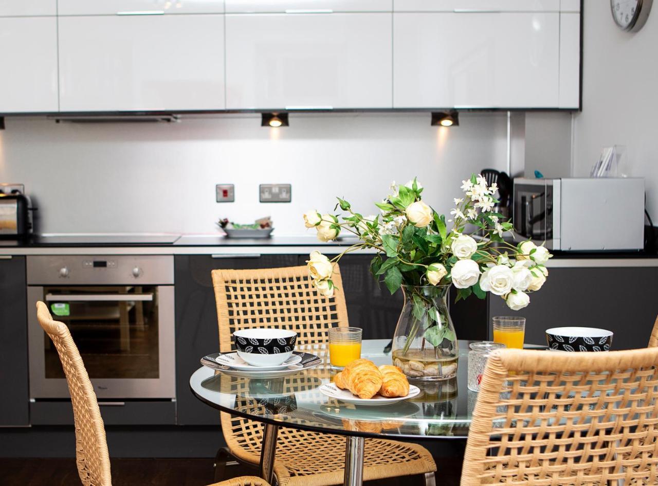 Apt 2, Trafalgar Square 2Nd Floor By Indigo Flats London Exterior photo